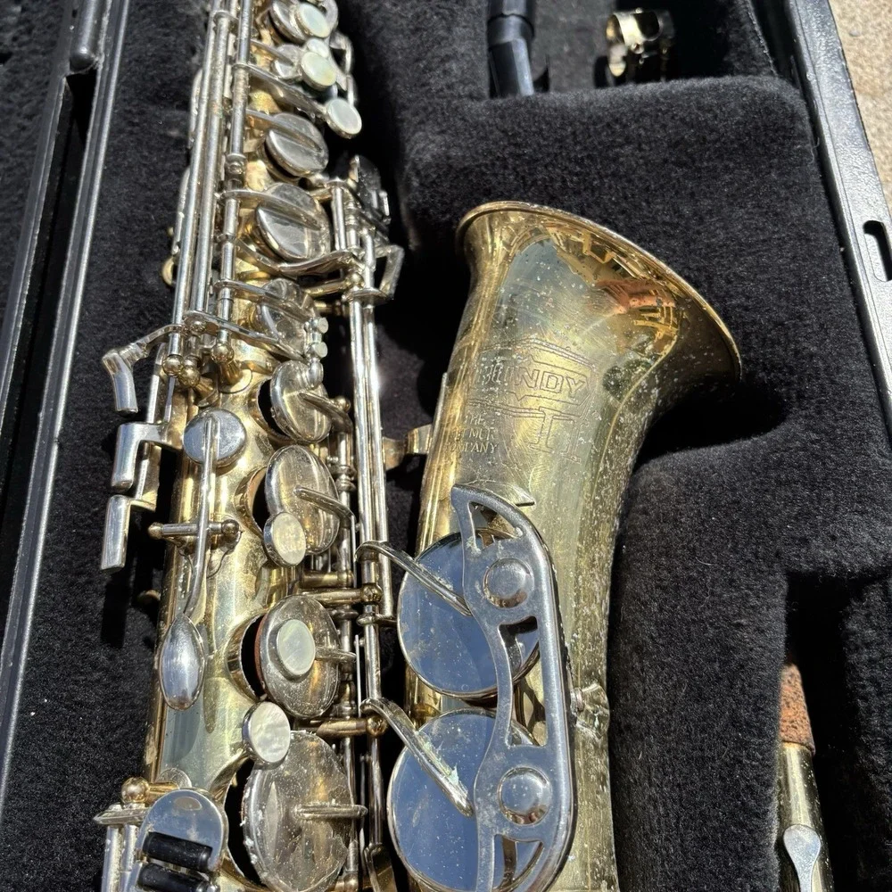 The Selmer Company Bundy II Alto Saxophone w/Case & Mouthpiece Used